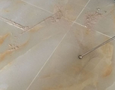 祁连瓷砖空鼓维修公司分享粘合剂选择不当在瓷砖铺贴过程中可能导致以下问题